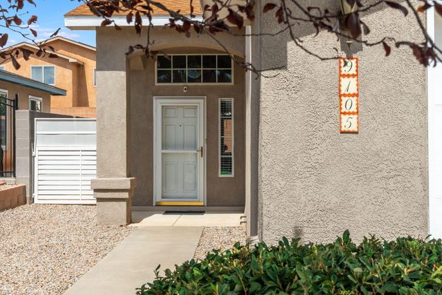 9105 Rialto Avenue SW, Albuquerque, NM 87121