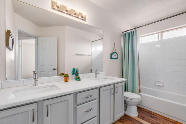 9105 Rialto Avenue SW, Albuquerque, NM 87121