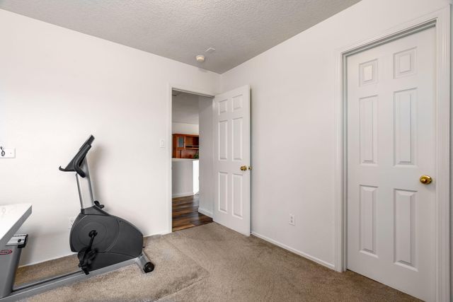 9105 Rialto Avenue SW, Albuquerque, NM 87121