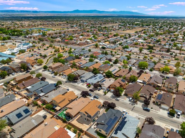 9105 Rialto Avenue SW, Albuquerque, NM 87121