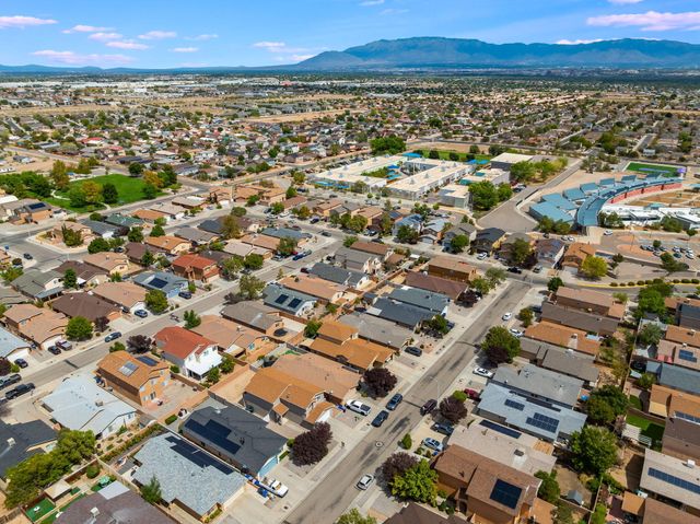 9105 Rialto Avenue SW, Albuquerque, NM 87121