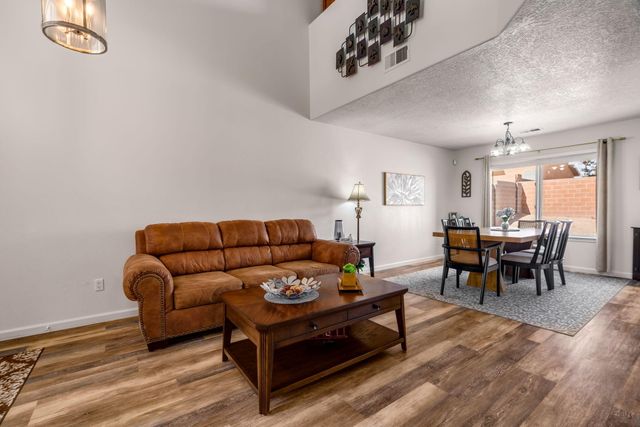 9105 Rialto Avenue SW, Albuquerque, NM 87121