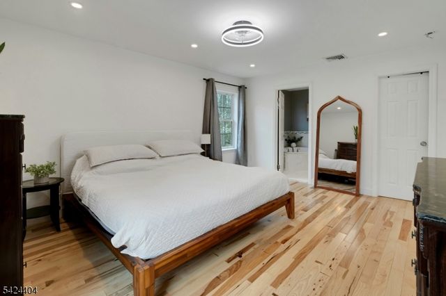 4 Andover Mohawk Rd, Byram Twp., NJ 07821