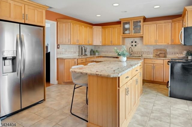 4 Andover Mohawk Rd, Byram Twp., NJ 07821