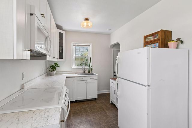 3500 Perry Avenue N, Crystal, MN 55422