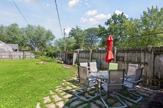3500 Perry Avenue N, Crystal, MN 55422