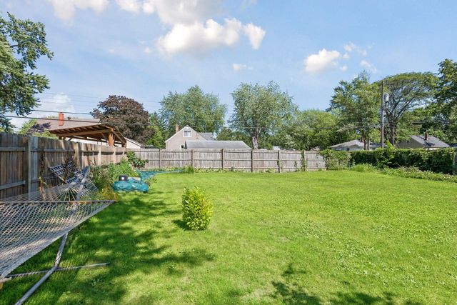 3500 Perry Avenue N, Crystal, MN 55422