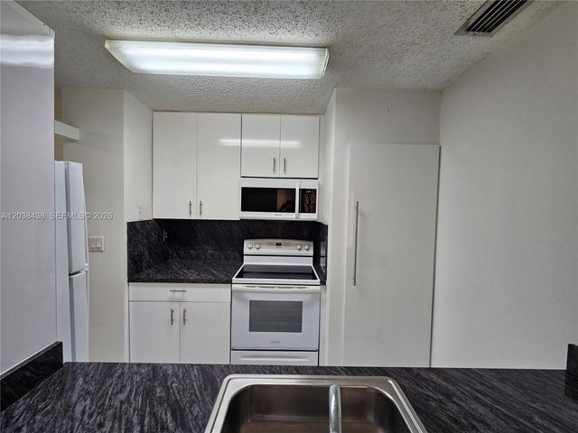 15665 SW 74th Cir Drive 12, Miami, FL 33193