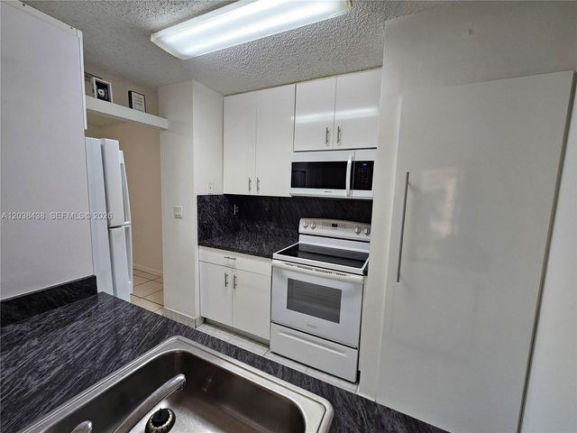 15665 SW 74th Cir Drive 12, Miami, FL 33193
