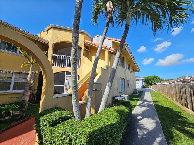 15665 SW 74th Cir Drive 12, Miami, FL 33193