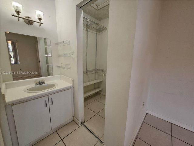 15665 SW 74th Cir Drive 12, Miami, FL 33193