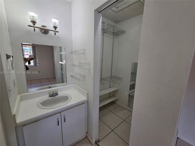 15665 SW 74th Cir Drive 12, Miami, FL 33193