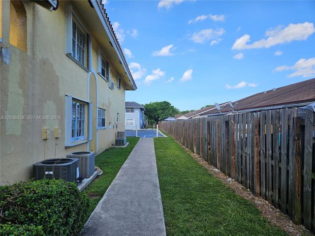 15665 SW 74th Cir Drive 12, Miami, FL 33193