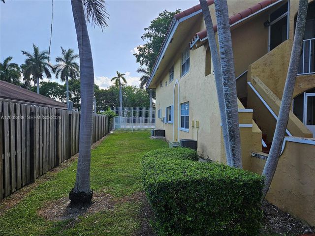 15665 SW 74th Cir Drive 12, Miami, FL 33193