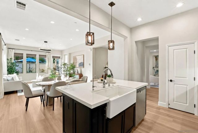 7875 Lusardi Creek Ln, San Diego, CA 92127