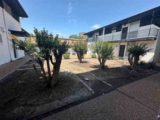 5123 Del Monte Drive 12, Houston, TX 77056
