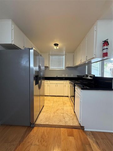 5123 Del Monte Drive 12, Houston, TX 77056