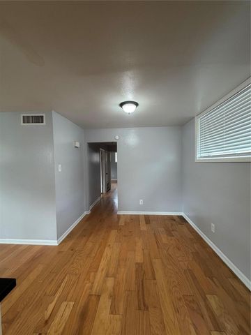 5123 Del Monte Drive 12, Houston, TX 77056