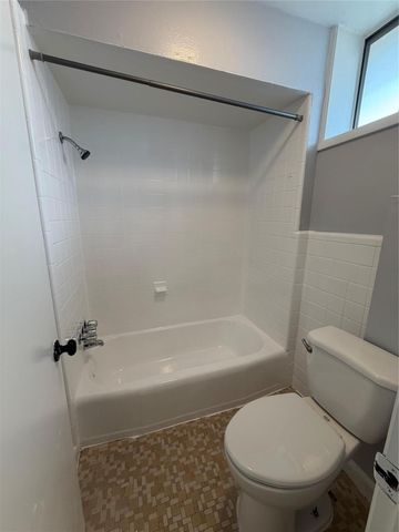 5123 Del Monte Drive 12, Houston, TX 77056