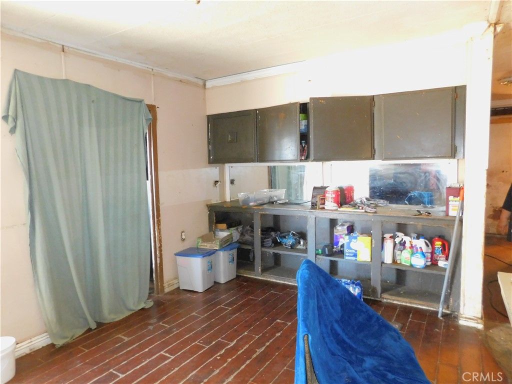 Image 3 of property listing at 1097 N State Street 557, Hemet, CA 92543