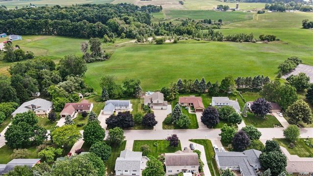 678 Apache Drive, Fremont, MI 49412