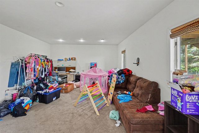 678 Apache Drive, Fremont, MI 49412