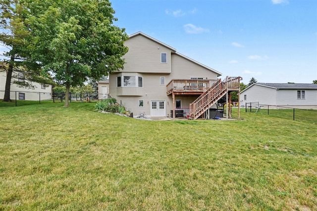 678 Apache Drive, Fremont, MI 49412