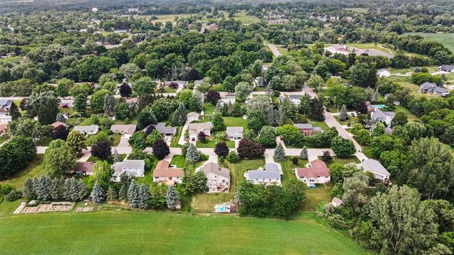 678 Apache Drive, Fremont, MI 49412