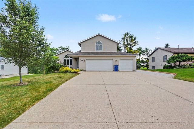 678 Apache Drive, Fremont, MI 49412