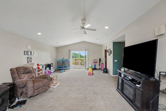 678 Apache Drive, Fremont, MI 49412