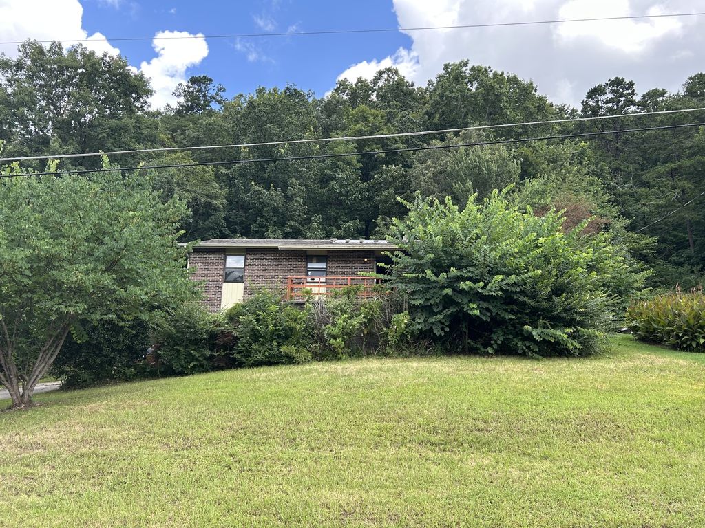 6833 Langston Dr, Knoxville, TN 37918
