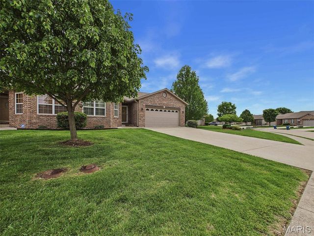 44 Brooks Drive, Bethalto, IL 62010