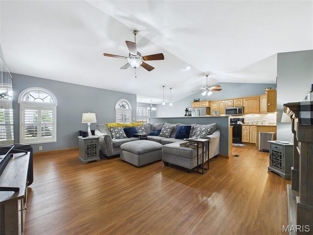 44 Brooks Drive, Bethalto, IL 62010