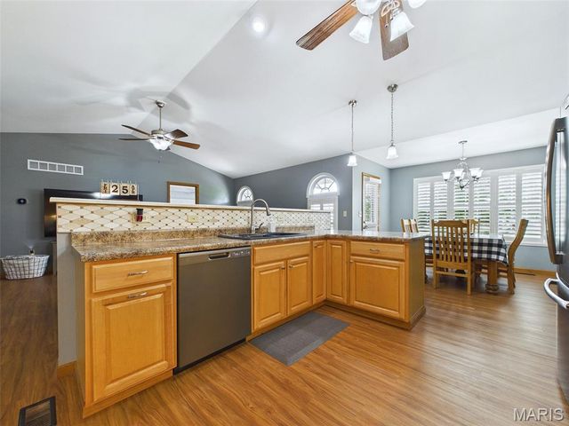 44 Brooks Drive, Bethalto, IL 62010