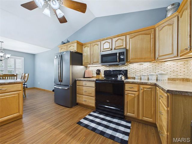 44 Brooks Drive, Bethalto, IL 62010