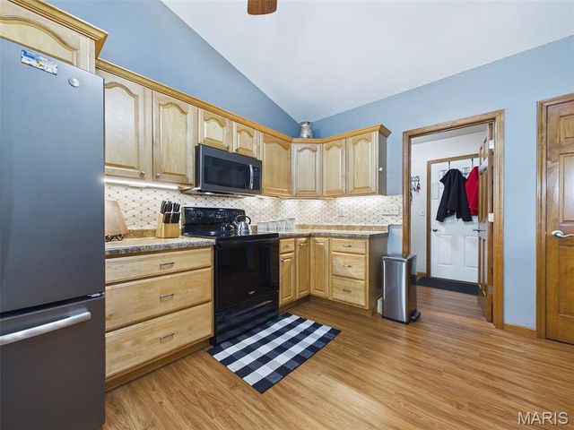 44 Brooks Drive, Bethalto, IL 62010