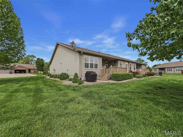 44 Brooks Drive, Bethalto, IL 62010