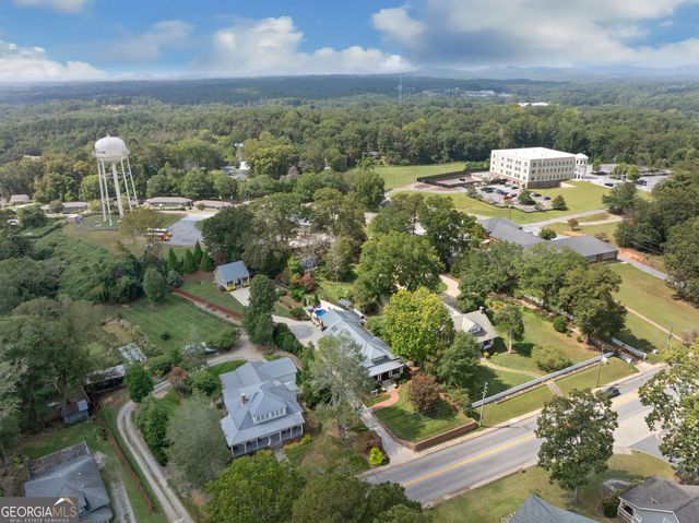 745 Washington Street, Clarkesville, GA 30523