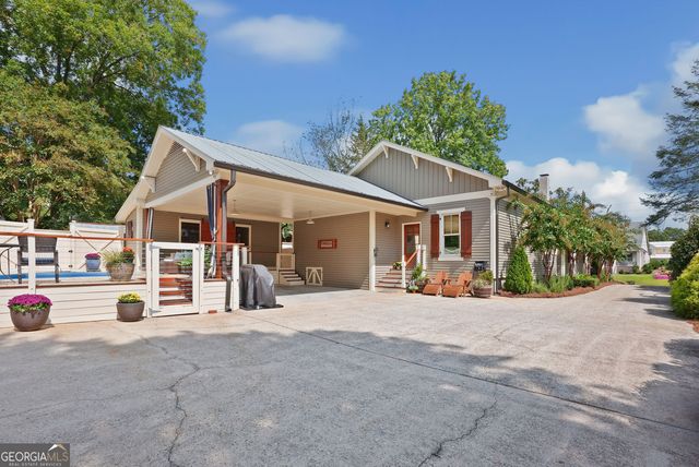 745 Washington Street, Clarkesville, GA 30523