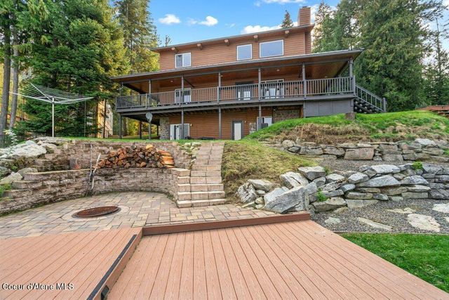 1671 Wooded Acres DR, Sagle, ID 83860