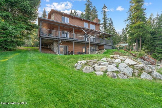 1671 Wooded Acres DR, Sagle, ID 83860