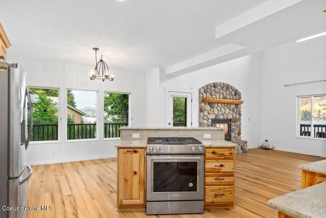 1671 Wooded Acres DR, Sagle, ID 83860