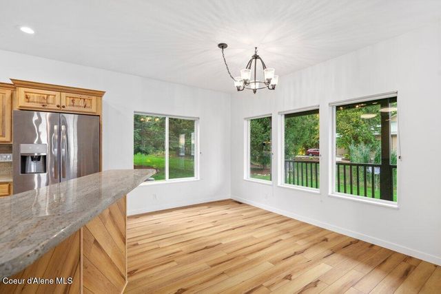 1671 Wooded Acres DR, Sagle, ID 83860