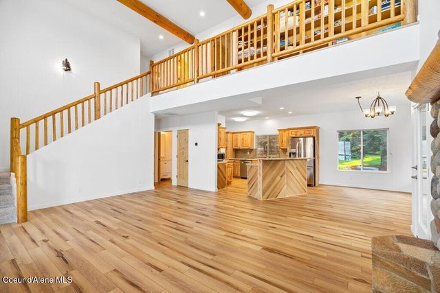 1671 Wooded Acres DR, Sagle, ID 83860