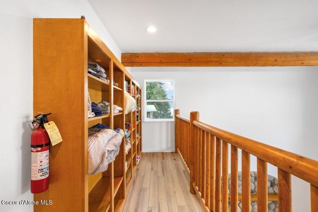 1671 Wooded Acres DR, Sagle, ID 83860