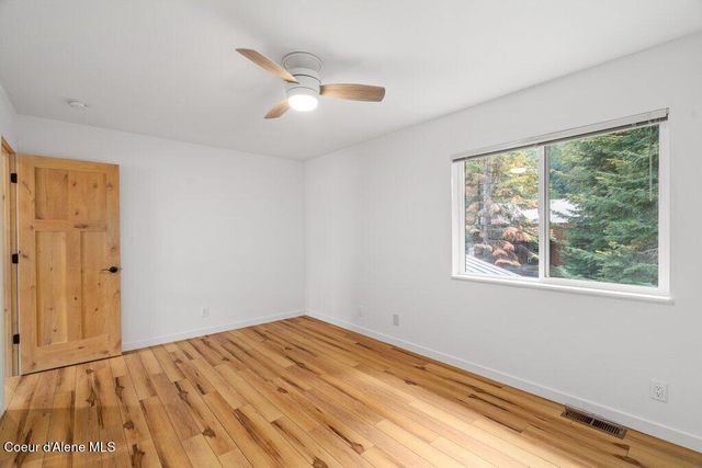 1671 Wooded Acres DR, Sagle, ID 83860