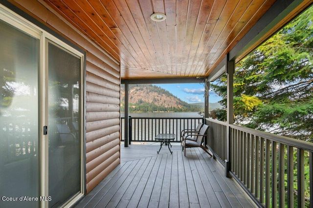 1671 Wooded Acres DR, Sagle, ID 83860