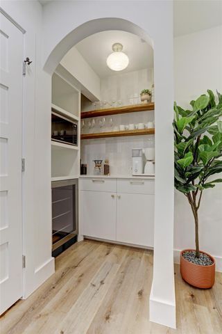 207 White Oak DR, Austin, TX 78753