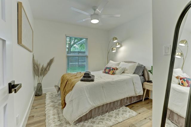 207 White Oak DR, Austin, TX 78753