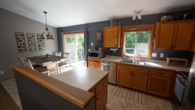 895 Marigold Drive, Cambridge, MN 55008